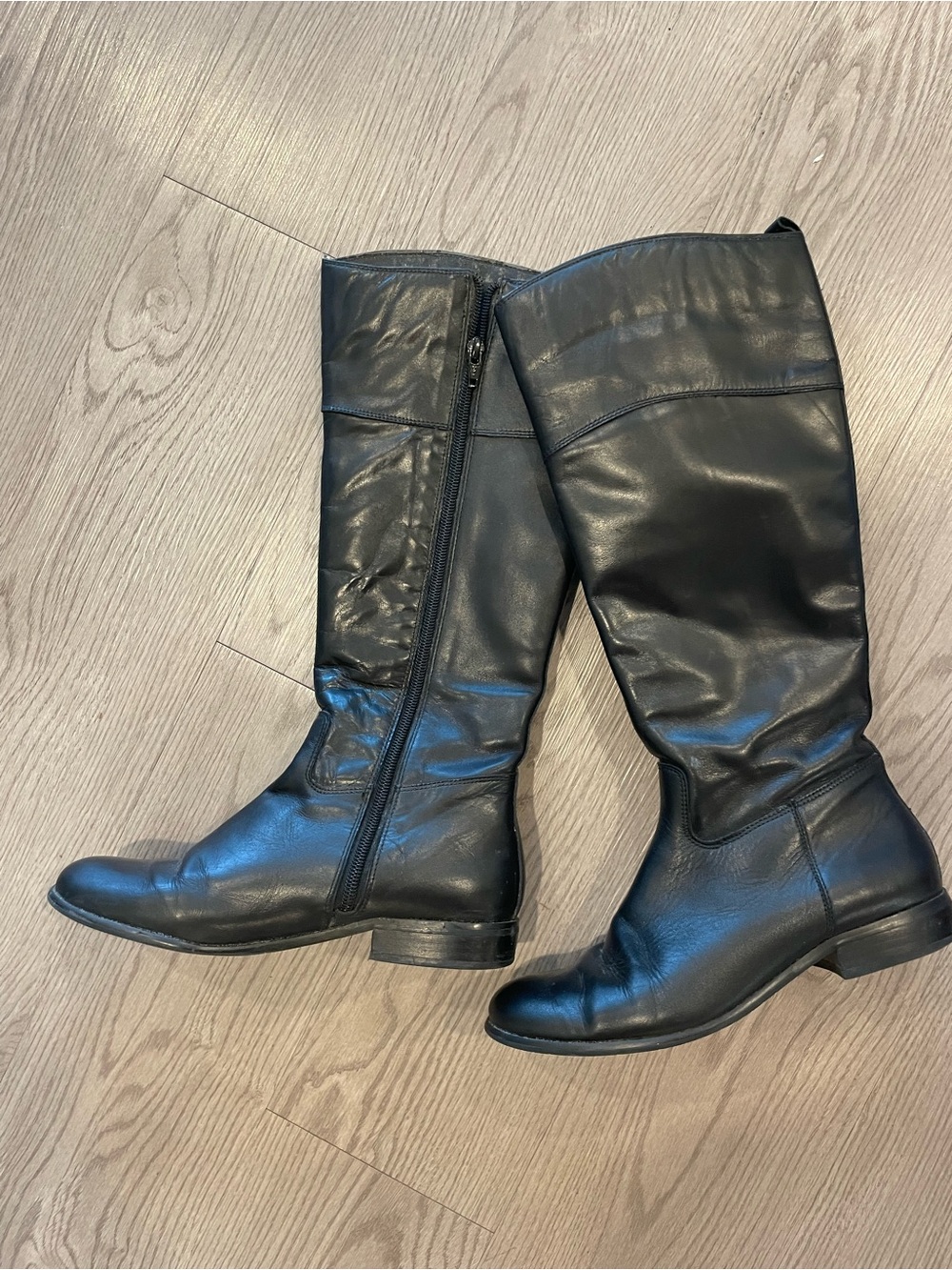 Women’s Black Leather Knee-High Zip Riding Boots